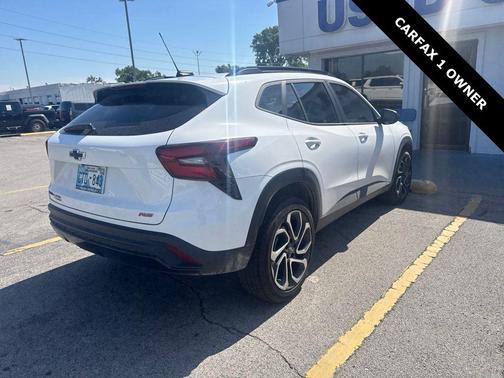 Summit White 2024 Chevrolet Trax FWD 2RS