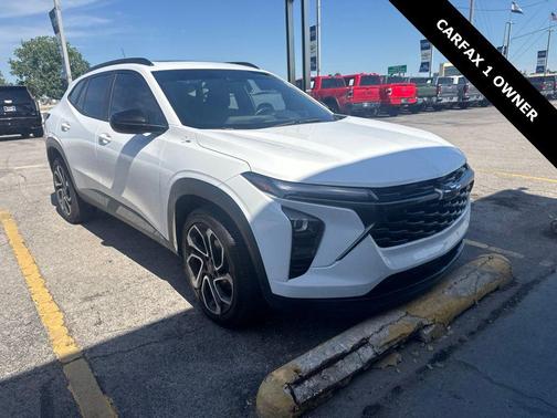 Summit White 2024 Chevrolet Trax FWD 2RS