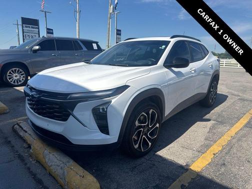Summit White 2024 Chevrolet Trax FWD 2RS