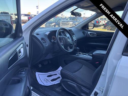 2020 Nissan Pathfinder S 2WD