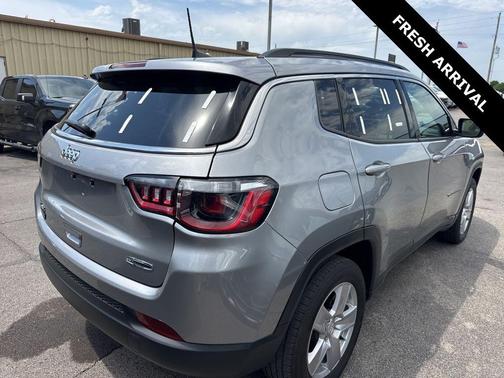 Billet Silver Metallic Clearcoat 2022 Jeep Compass Latitude