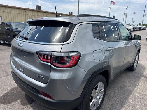 Billet Silver Metallic Clearcoat 2022 Jeep Compass Latitude