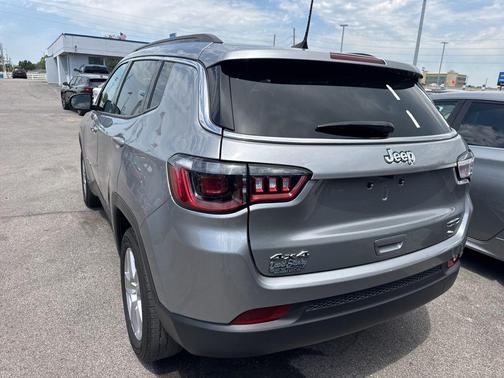 Billet Silver Metallic Clearcoat 2022 Jeep Compass Latitude