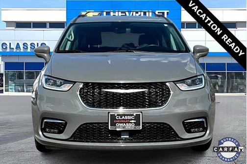 2022 Chrysler Pacifica Touring L
