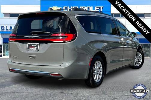 2022 Chrysler Pacifica Touring L