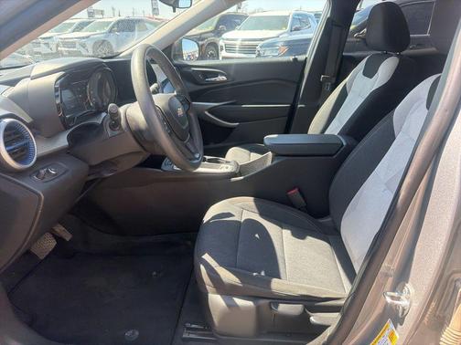 Sterling Gray Metallic 2024 Chevrolet Trax LS