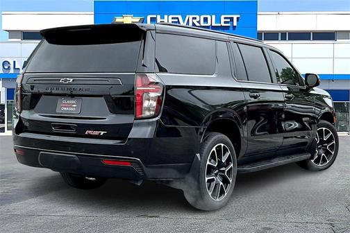 2023 Chevrolet Suburban RST