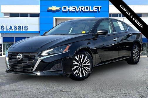 Super Black 2025 Nissan Altima 2.5 SV