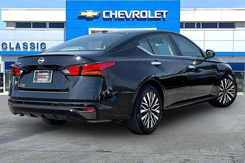 Super Black 2025 Nissan Altima 2.5 SV