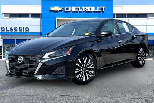 Super Black 2025 Nissan Altima 2.5 SV