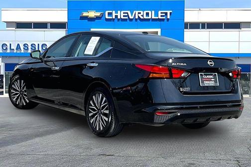 Super Black 2025 Nissan Altima 2.5 SV