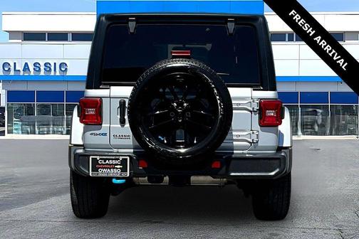 Silver Zynith Clearcoat 2023 Jeep Wrangler 4xe Sahara