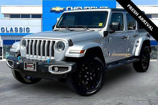 Silver Zynith Clearcoat 2023 Jeep Wrangler 4xe Sahara