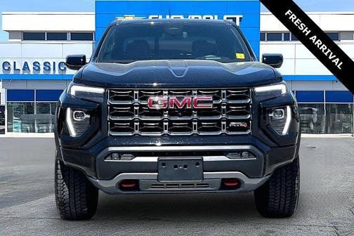 Onyx Black 2025 GMC Canyon AT4