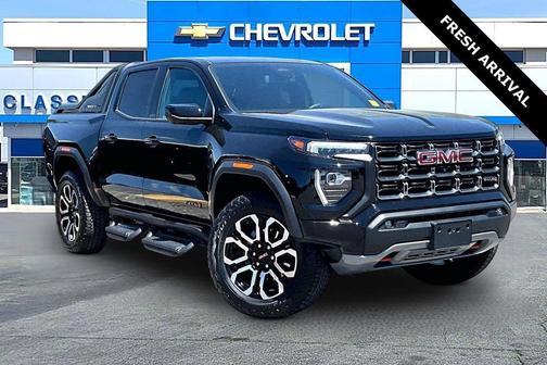 Onyx Black 2025 GMC Canyon AT4