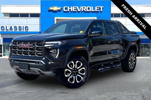 Onyx Black 2025 GMC Canyon AT4