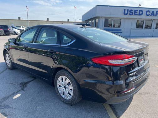 AGATE BLACK 2019 Ford Fusion S