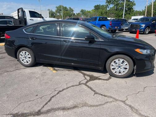 AGATE BLACK 2019 Ford Fusion S