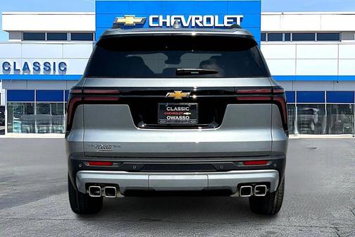 Sterling Gray Metallic 2026 Chevrolet Traverse LT