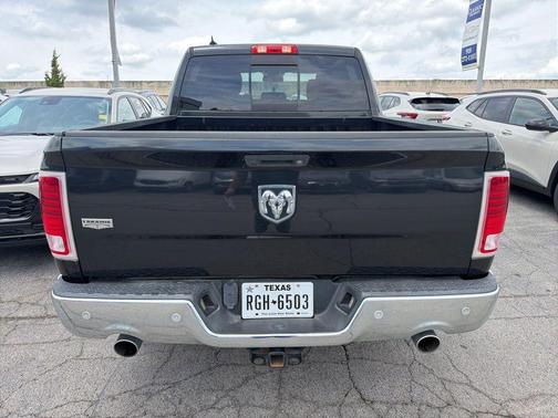 Brilliant Black Crystal Pearlcoat 2017 RAM 1500 Laramie