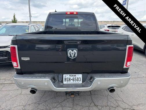 Brilliant Black Crystal Pearlcoat 2017 RAM 1500 Laramie