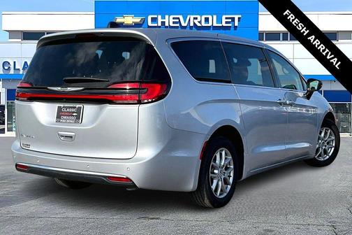 2024 Chrysler Pacifica Touring L