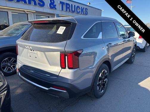 2024 Kia Sorento S
