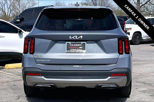 2024 Kia Sorento S