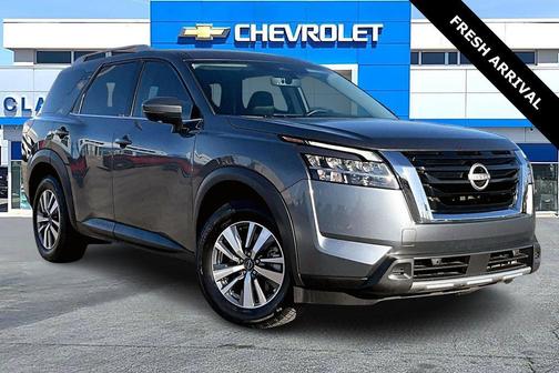 2023 Nissan Pathfinder SL FWD