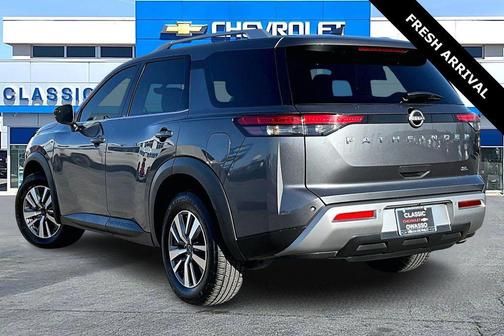2023 Nissan Pathfinder SL FWD
