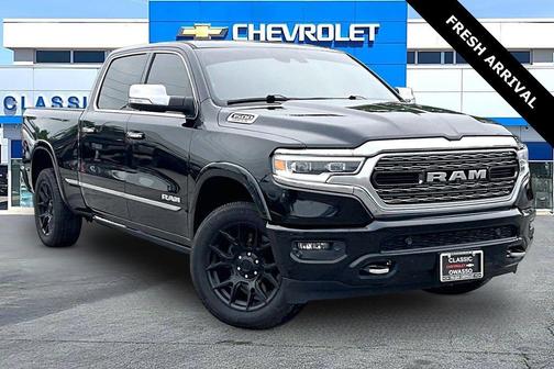 Diamond Black Crystal Pearlcoat 2019 RAM 1500 Limited