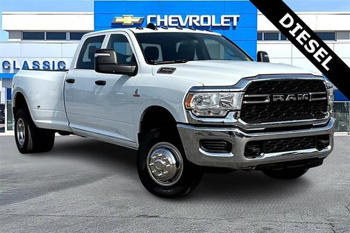 2024 RAM 3500 Tradesman Crew Cab 4x4 8' Box