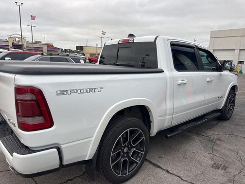 Bright White Clearcoat 2022 RAM 1500 Laramie