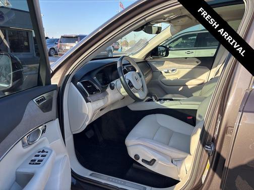 2023 Volvo XC90 B6 Plus 7-Seater