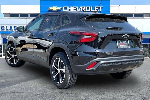 Mosaic Black Metallic 2026 Chevrolet Trax FWD 1RS