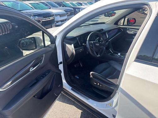 Crystal White Tricoat 2022 Cadillac XT6 Sport AWD