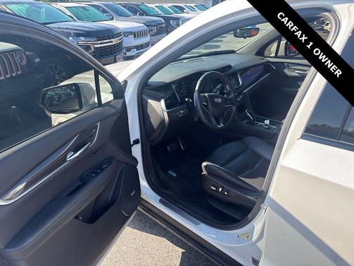 Crystal White Tricoat 2022 Cadillac XT6 Sport AWD