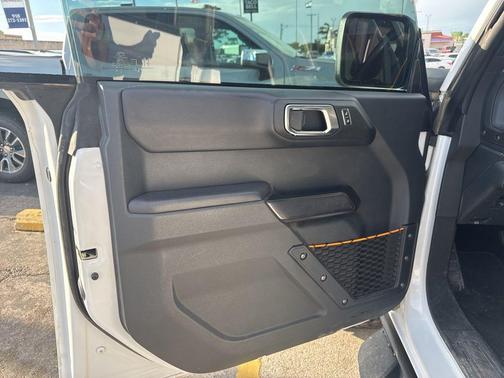 OXFORD WHITE 2024 Ford Bronco Badlands