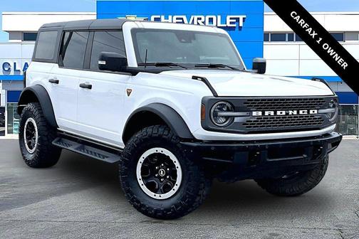 OXFORD WHITE 2024 Ford Bronco Badlands