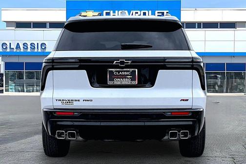 Polar White Tricoat 2026 Chevrolet Traverse RS