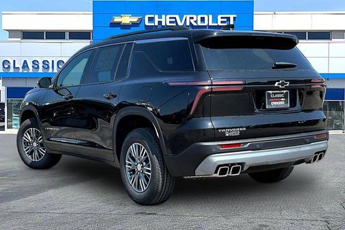 Mosaic Black Metallic 2026 Chevrolet Traverse LT