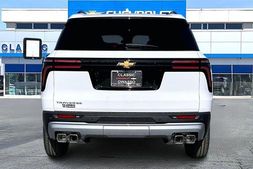 Summit White 2026 Chevrolet Traverse LT