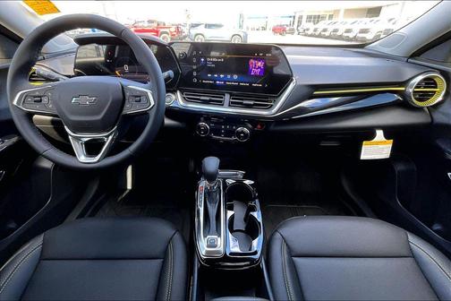 White Sands 2026 Chevrolet Trax FWD ACTIV