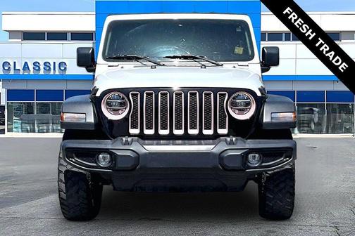 Bright White Clearcoat 2022 Jeep Wrangler Willys