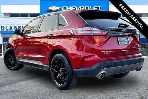 Rapid Red Metallic Tinted Clearcoat 2024 Ford Edge Titanium