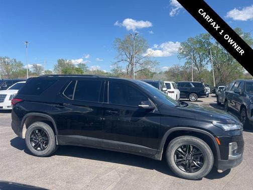 Mosaic Black Metallic 2023 Chevrolet Traverse LS