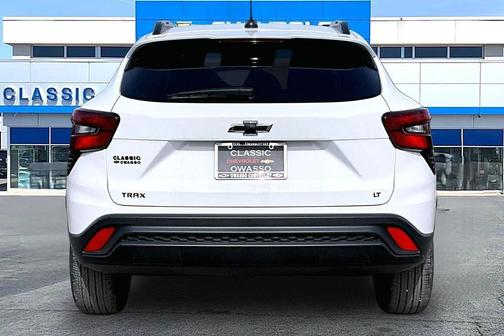 Summit White 2026 Chevrolet Trax LT