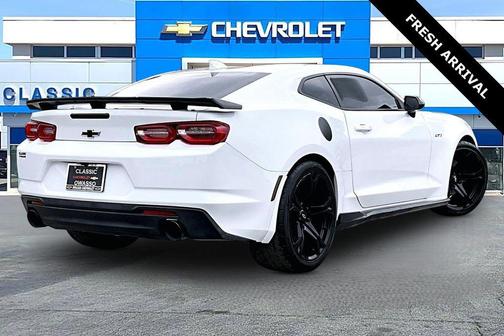 Summit White 2022 Chevrolet Camaro RWD Coupe LT1