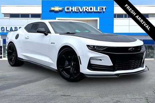 Summit White 2022 Chevrolet Camaro RWD Coupe LT1