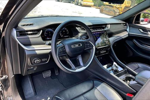 Diamond Black Crystal Pearlcoat 2024 Jeep Grand Cherokee L Limited